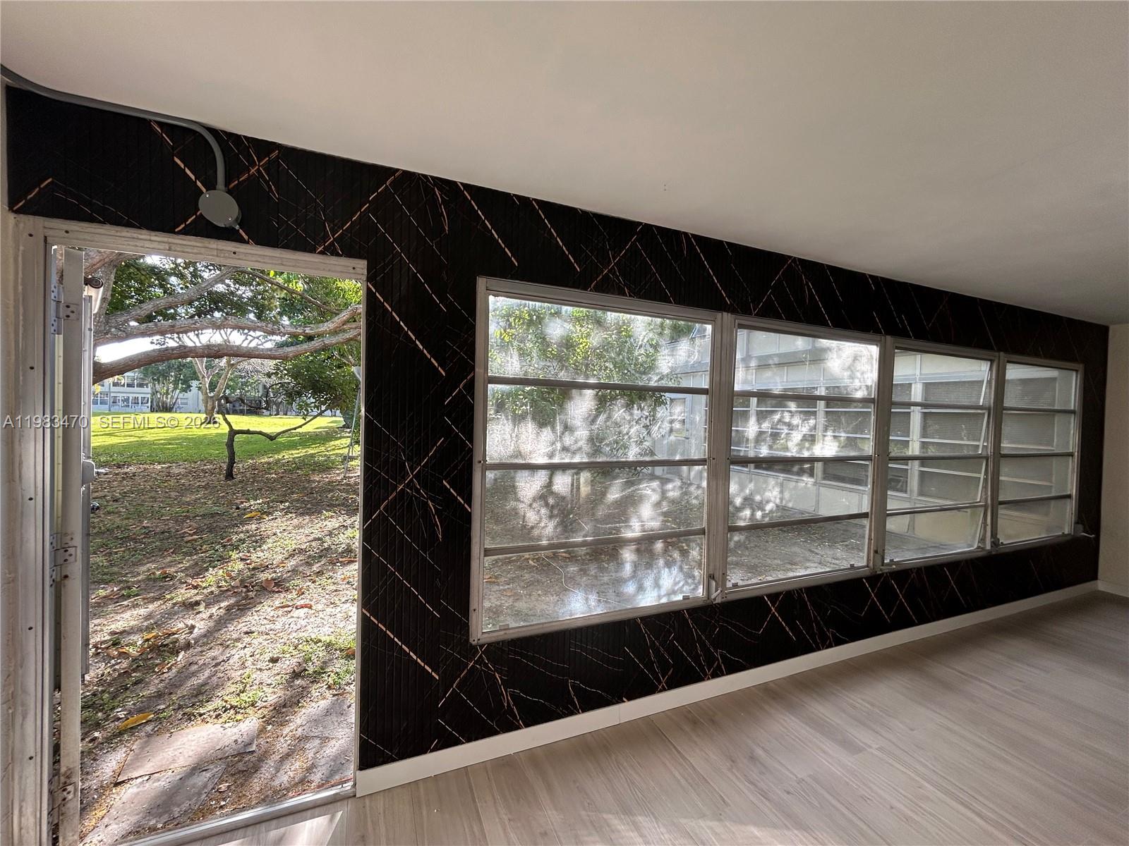 APPLEGREEN CONDO APTS 1 - Residential