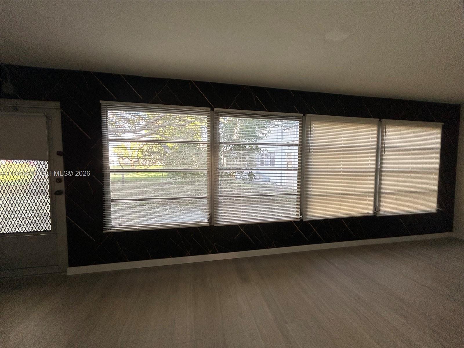 APPLEGREEN CONDO APTS 1 - Residential