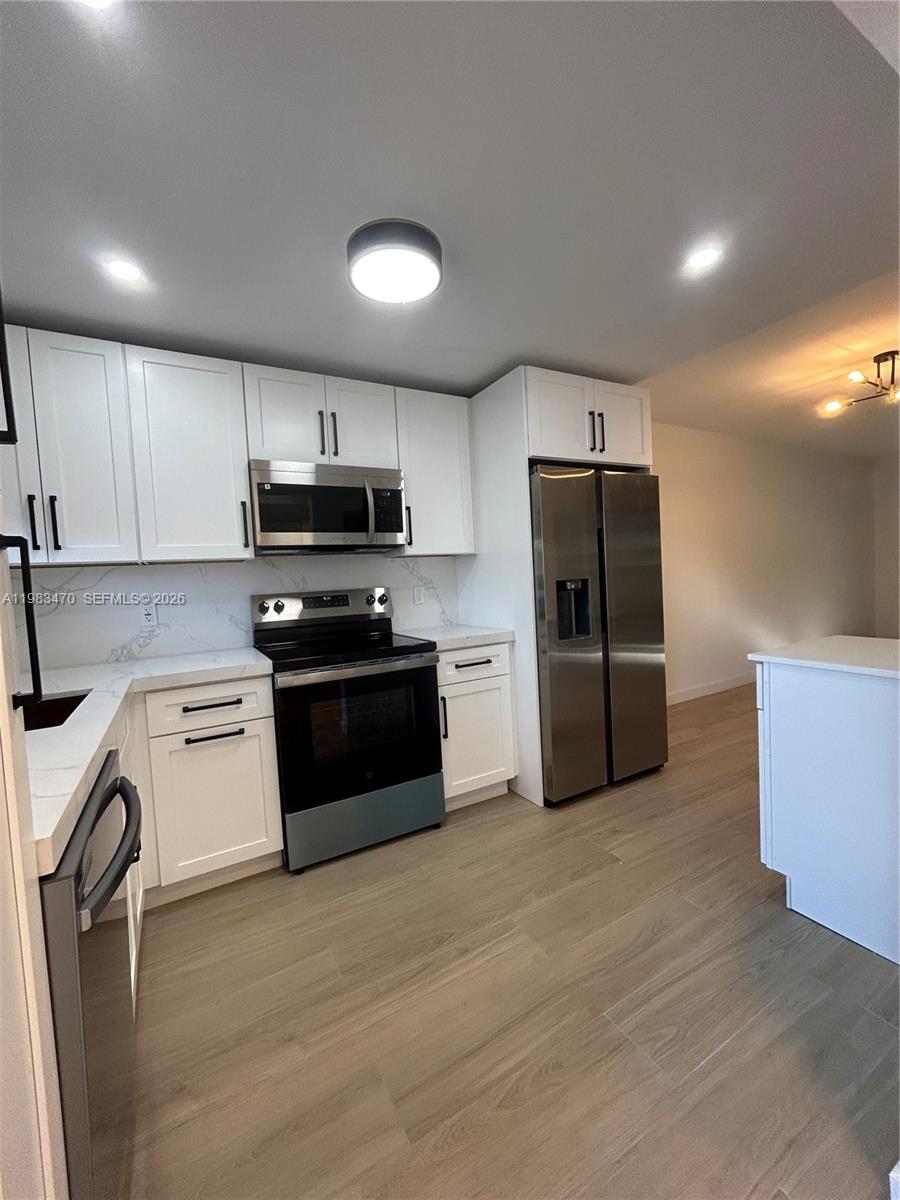 APPLEGREEN CONDO APTS 1 - Residential