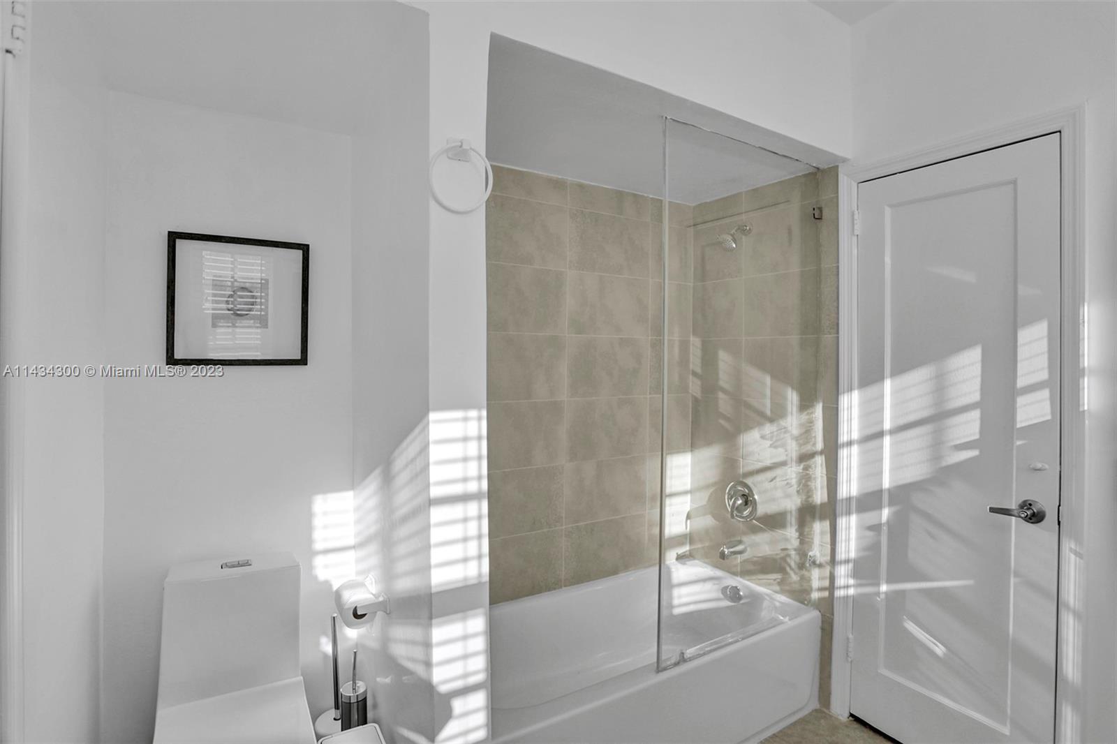 BELLE MEADE ISLAND - Residential