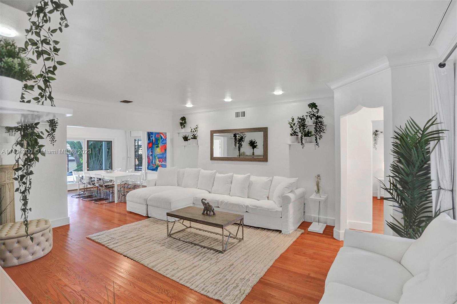 BELLE MEADE ISLAND - Residential