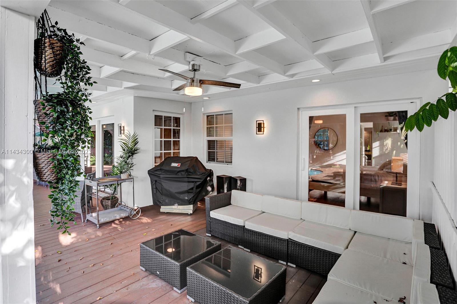 BELLE MEADE ISLAND - Residential