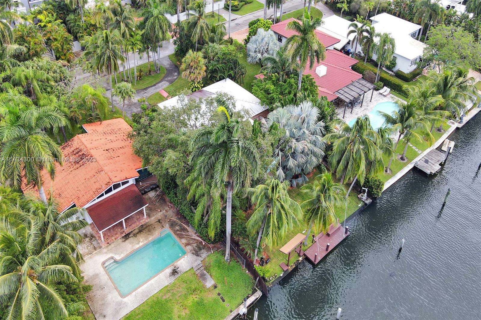 BELLE MEADE ISLAND - Residential