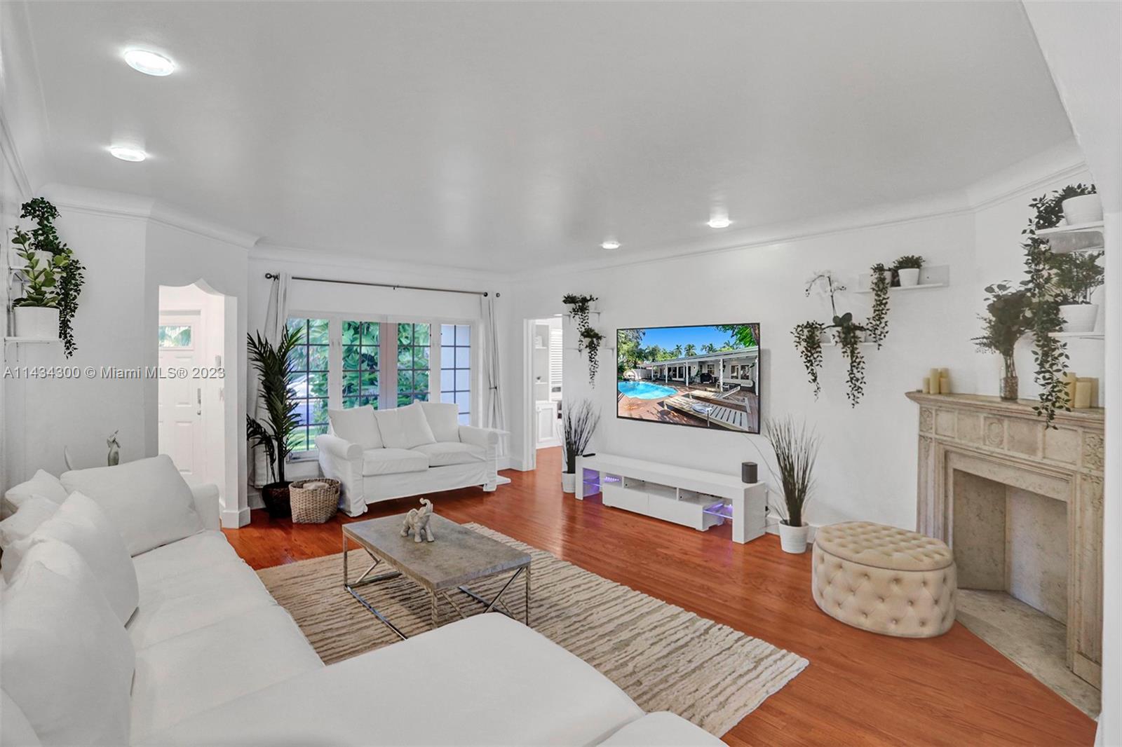 BELLE MEADE ISLAND - Residential