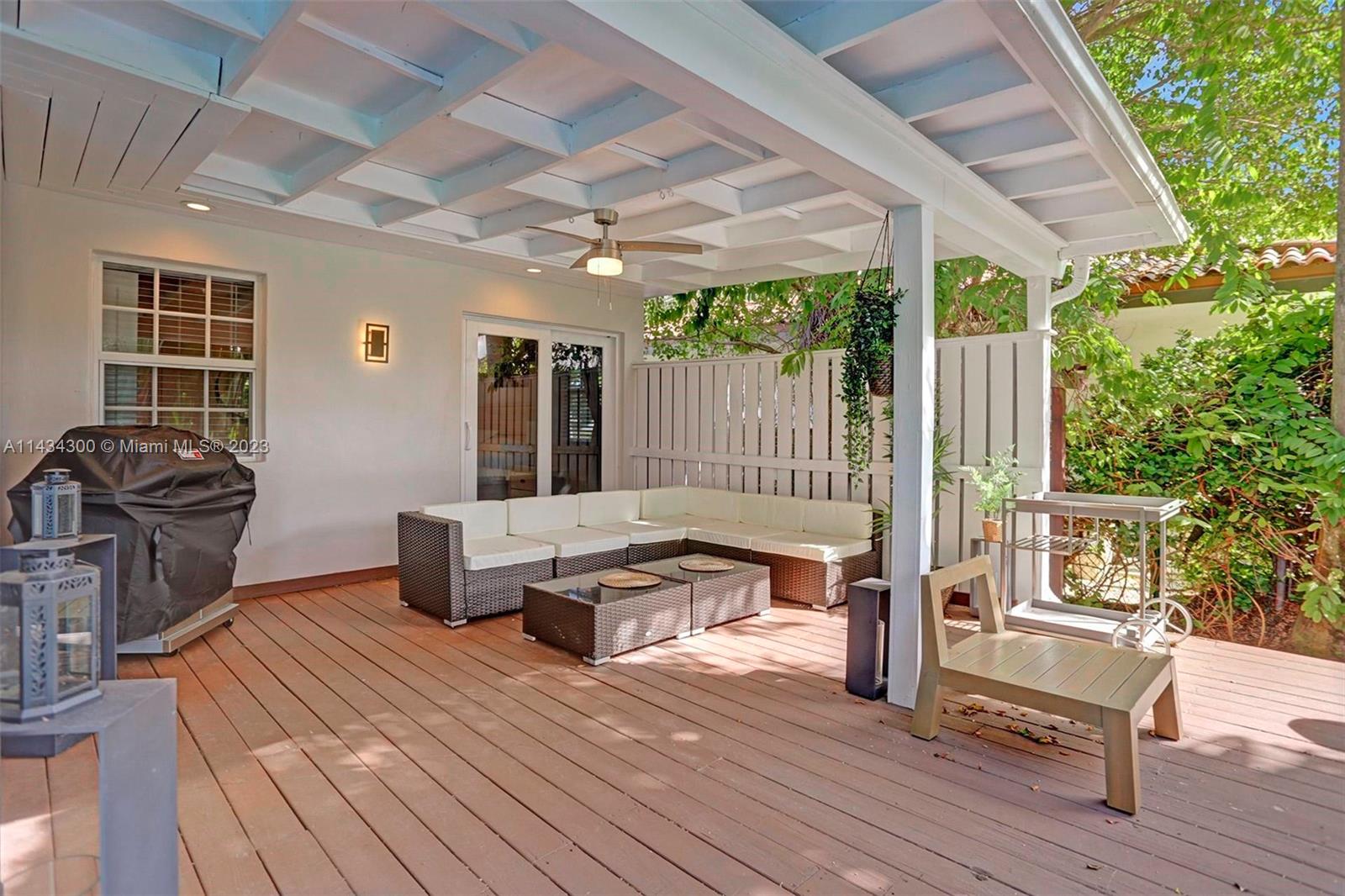 BELLE MEADE ISLAND - Residential