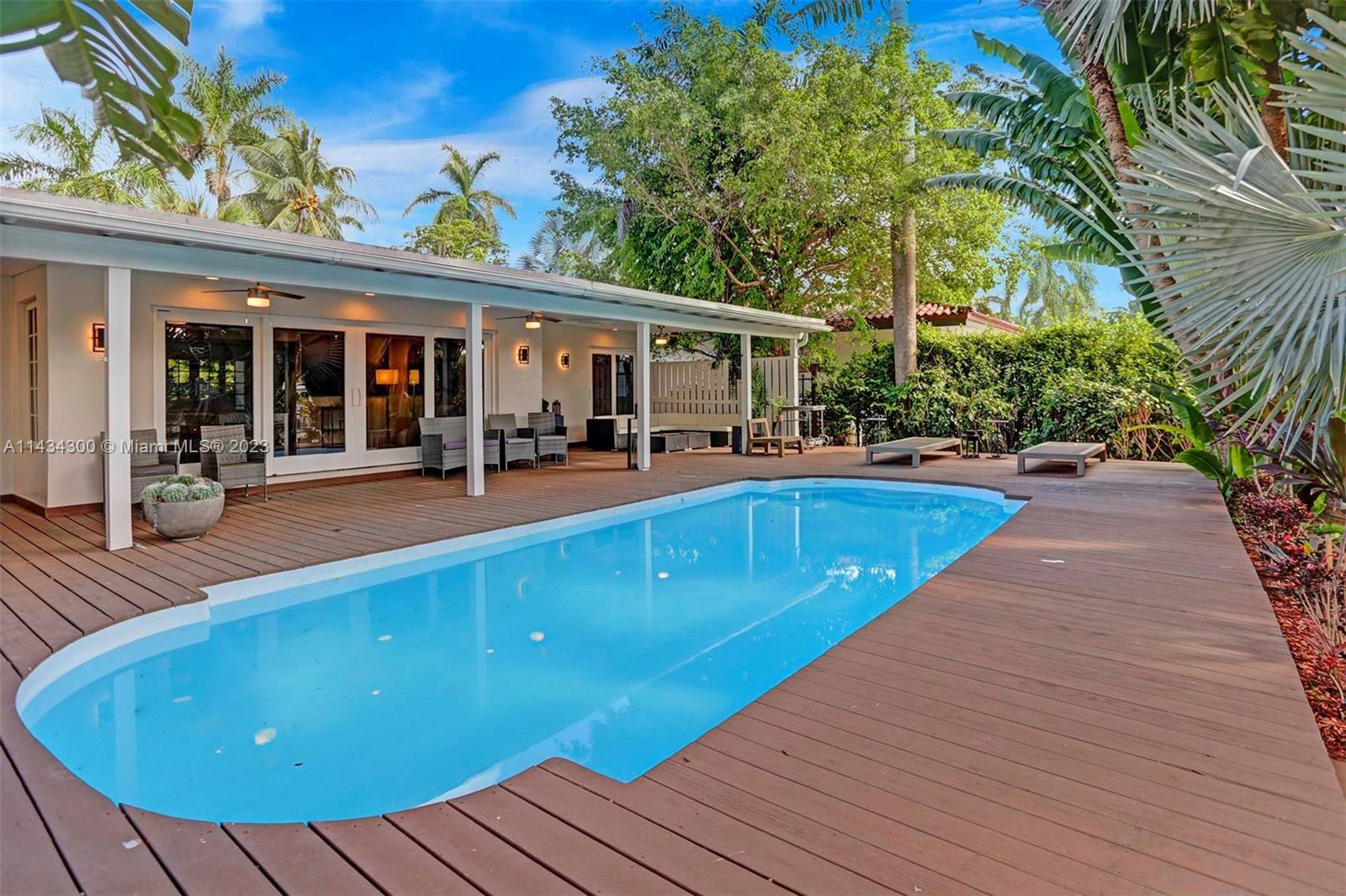 BELLE MEADE ISLAND - Residential