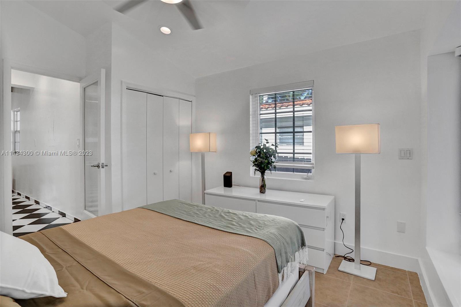 BELLE MEADE ISLAND - Residential