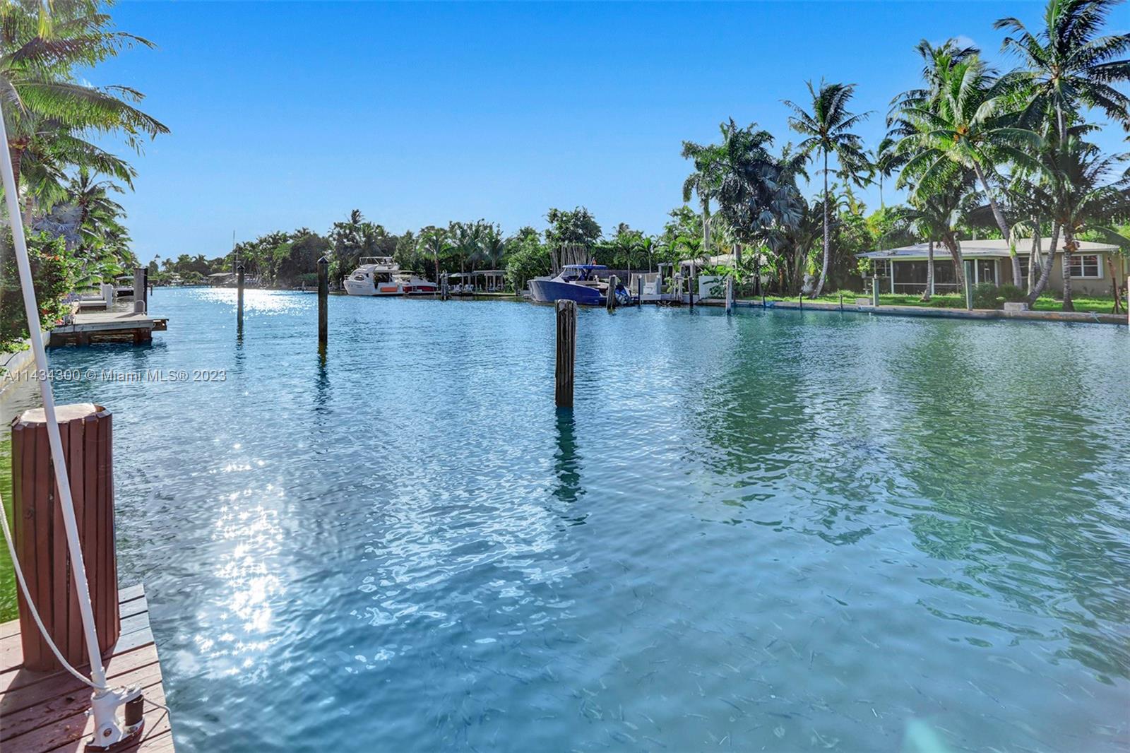 BELLE MEADE ISLAND - Residential