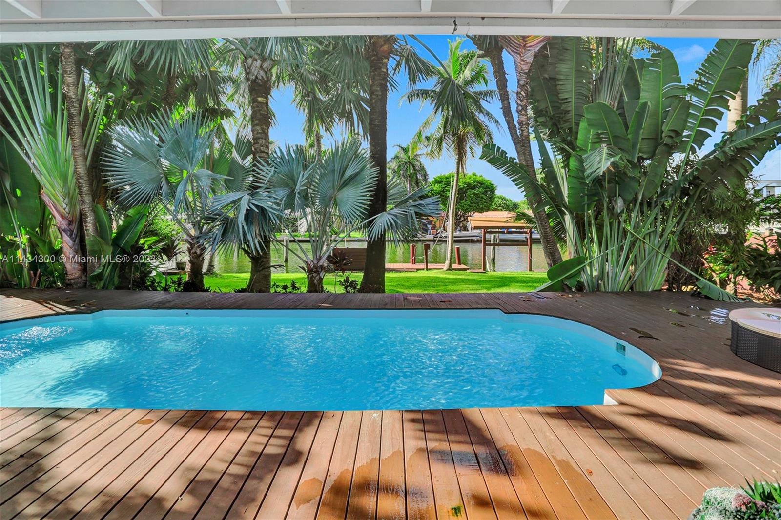 BELLE MEADE ISLAND - Residential