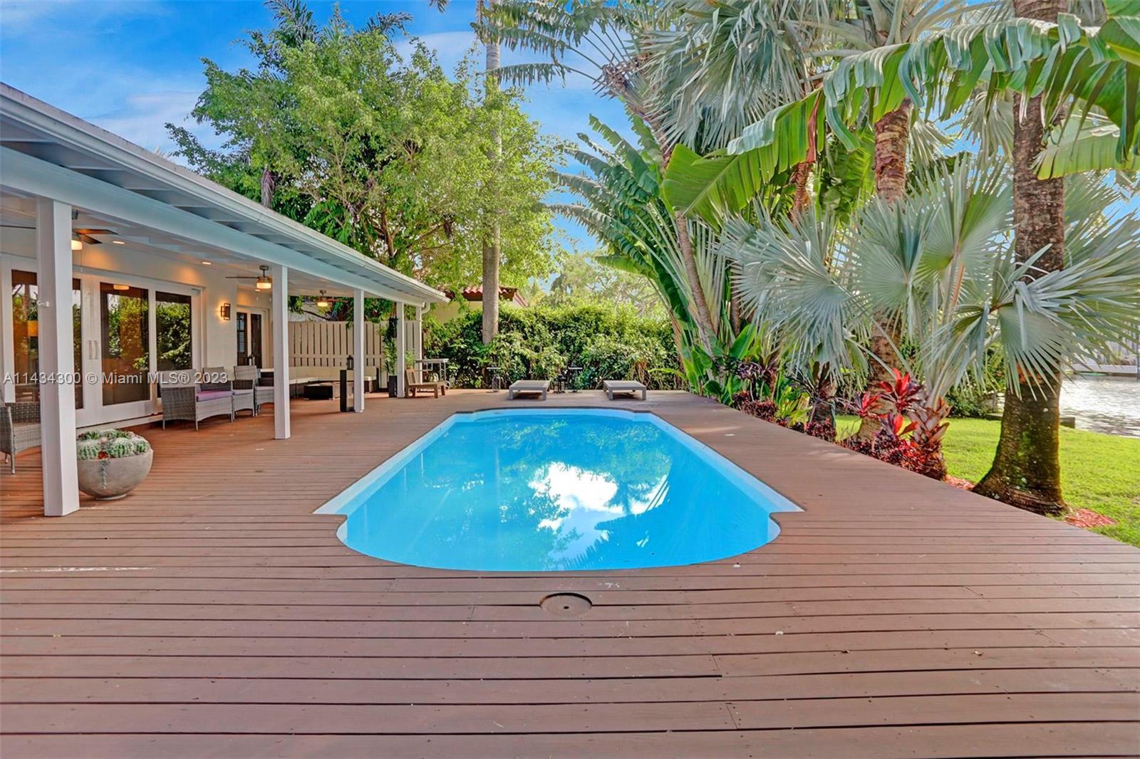 BELLE MEADE ISLAND - Residential