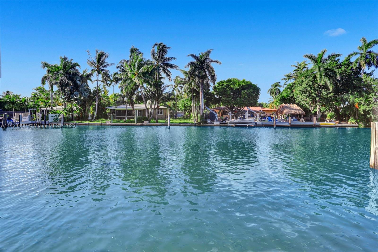 BELLE MEADE ISLAND - Residential