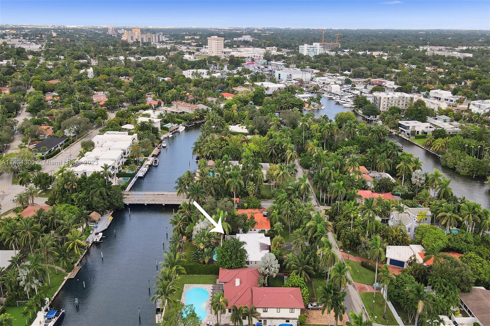 BELLE MEADE ISLAND - Residential