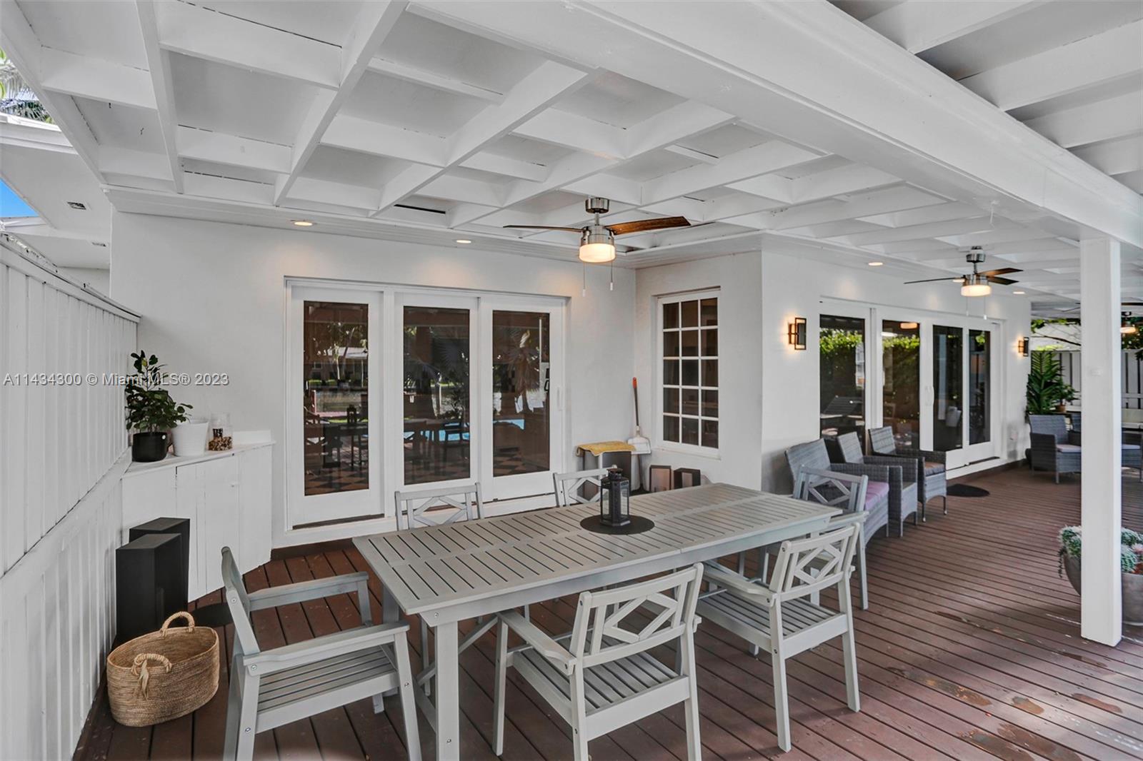 BELLE MEADE ISLAND - Residential