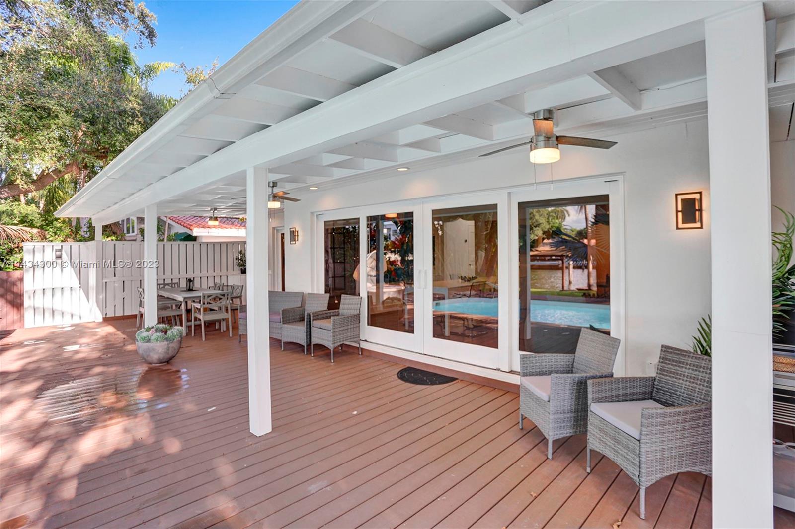 BELLE MEADE ISLAND - Residential