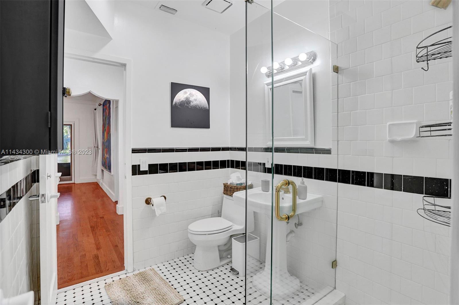 BELLE MEADE ISLAND - Residential