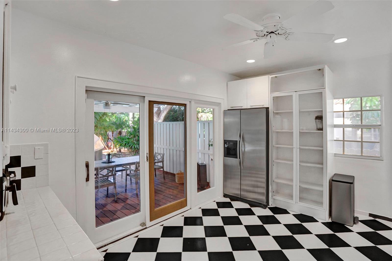 BELLE MEADE ISLAND - Residential