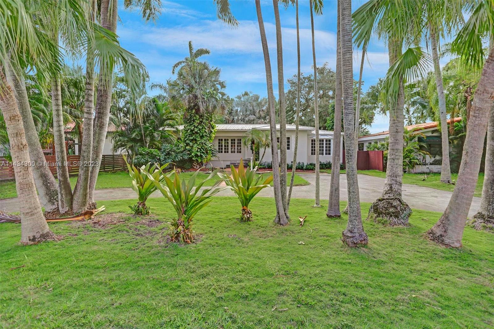 BELLE MEADE ISLAND - Residential