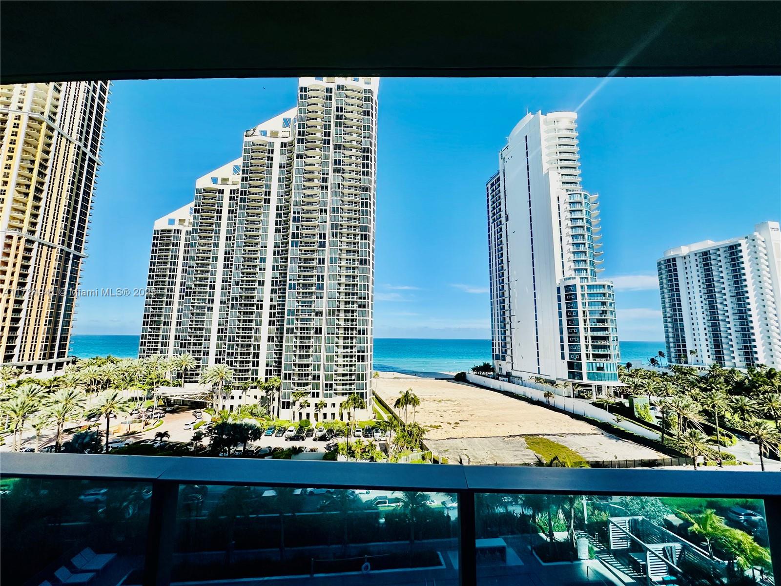 AURORA CONDO - Residential