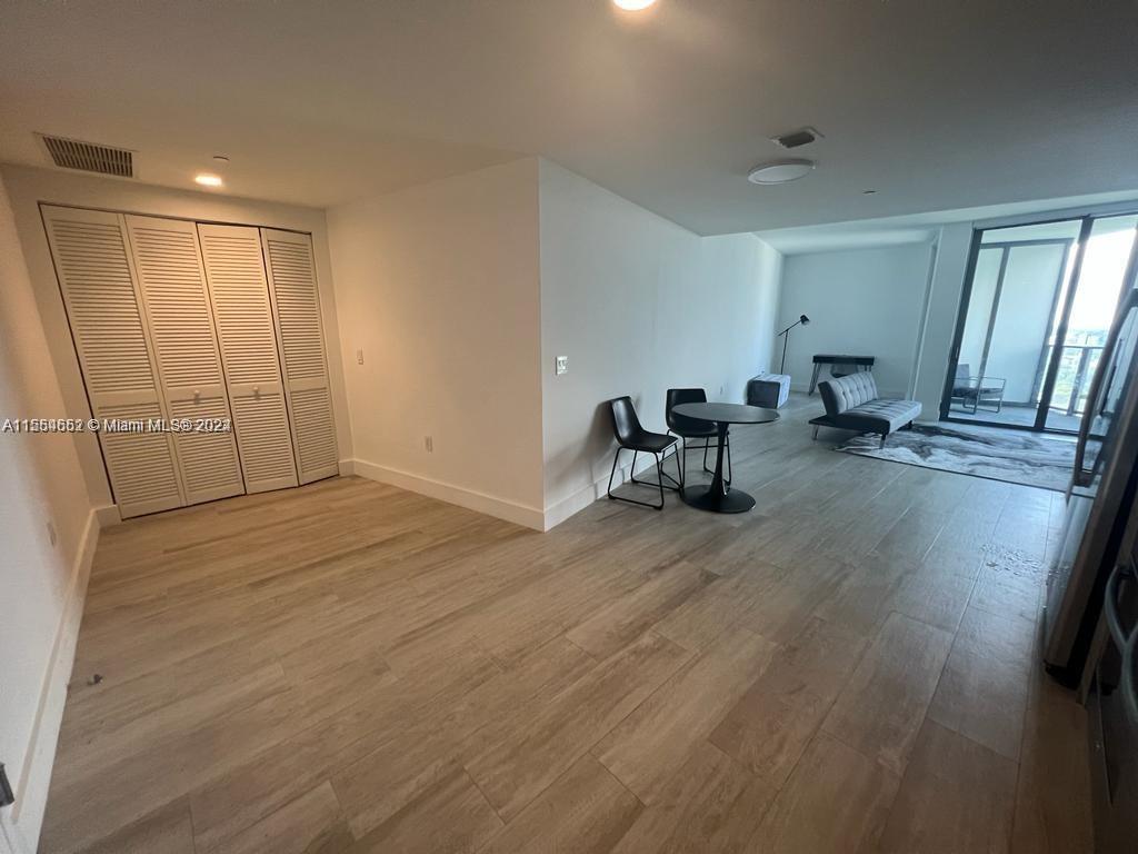 3401 MIDTOWN CONDO - Residential