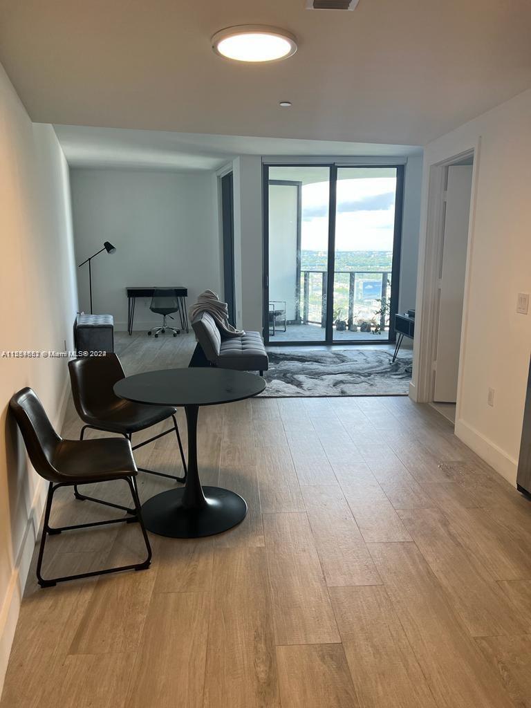 3401 MIDTOWN CONDO - Residential