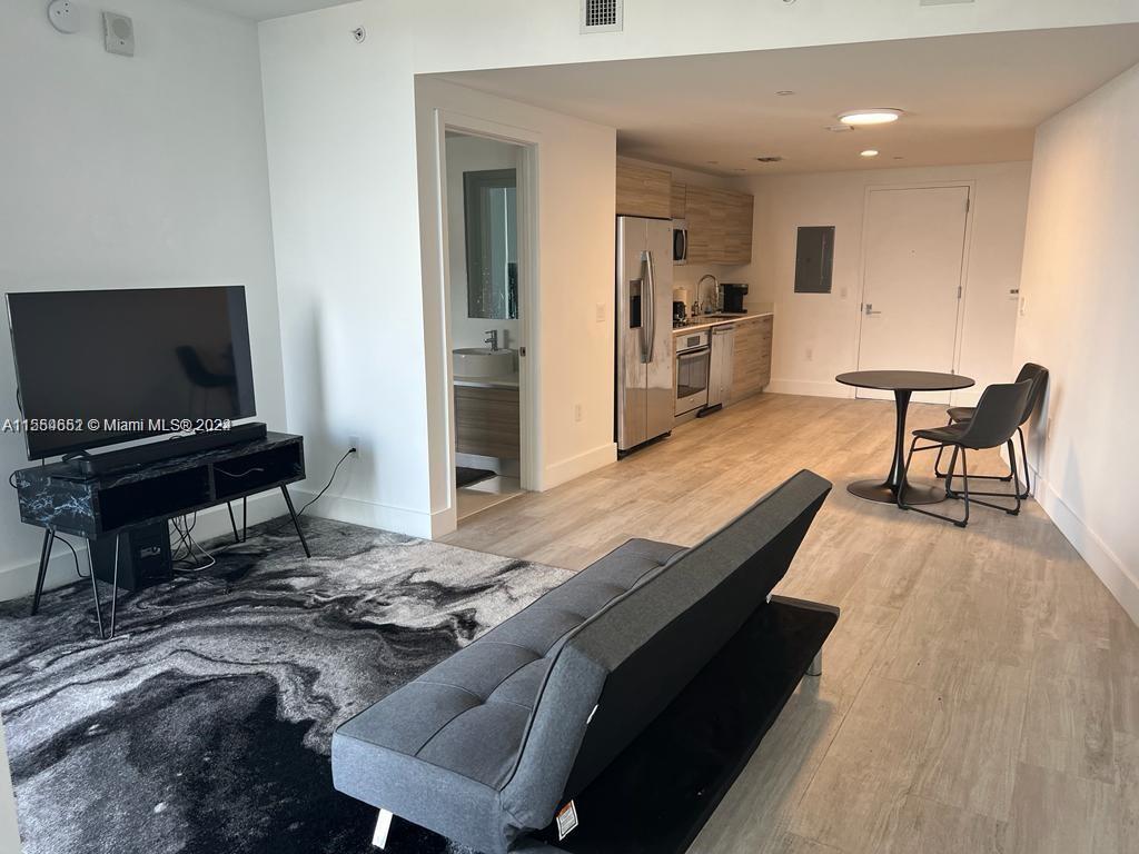 3401 MIDTOWN CONDO - Residential