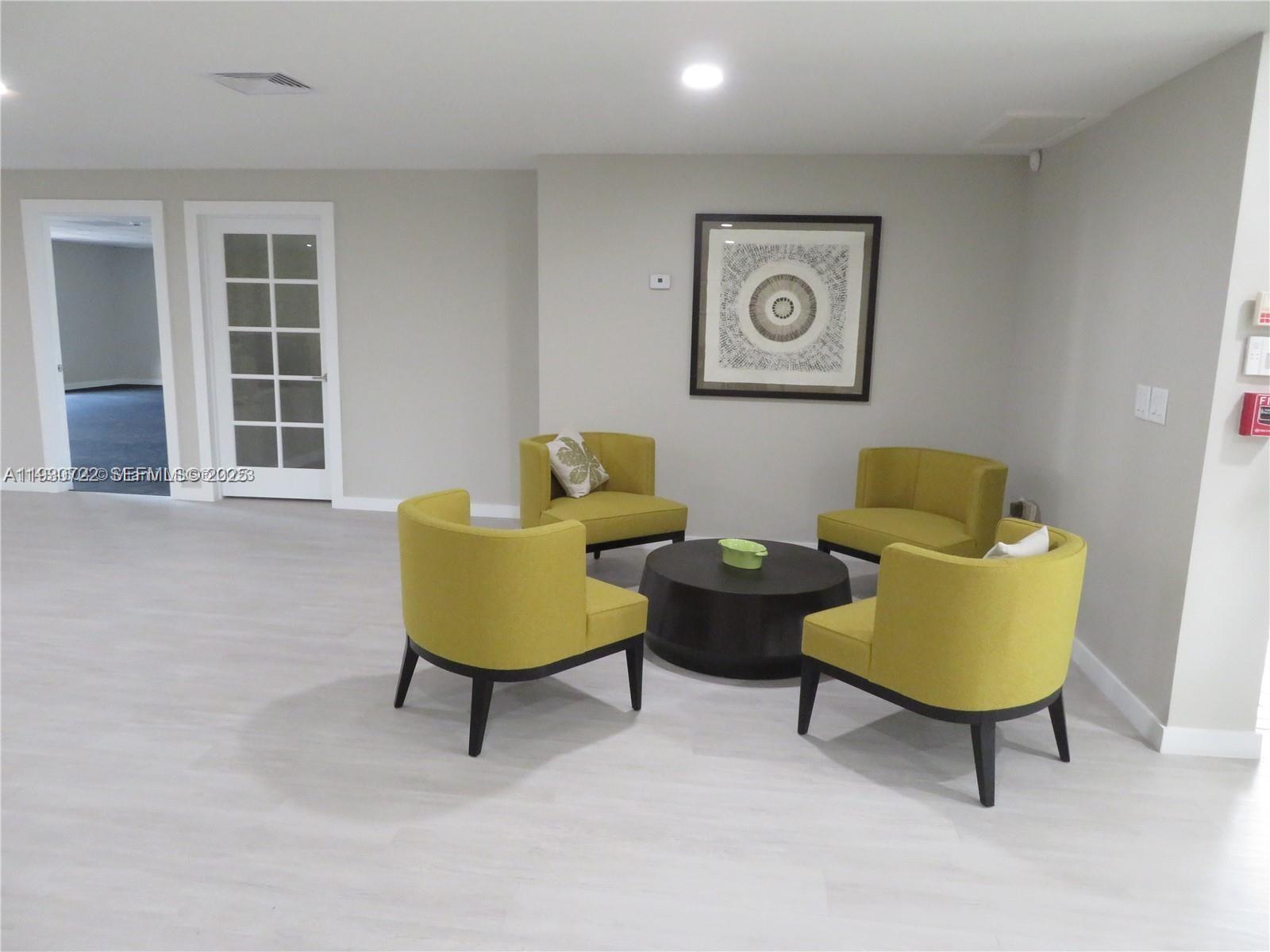 THE HORIZONS CONDO #7 - Residential