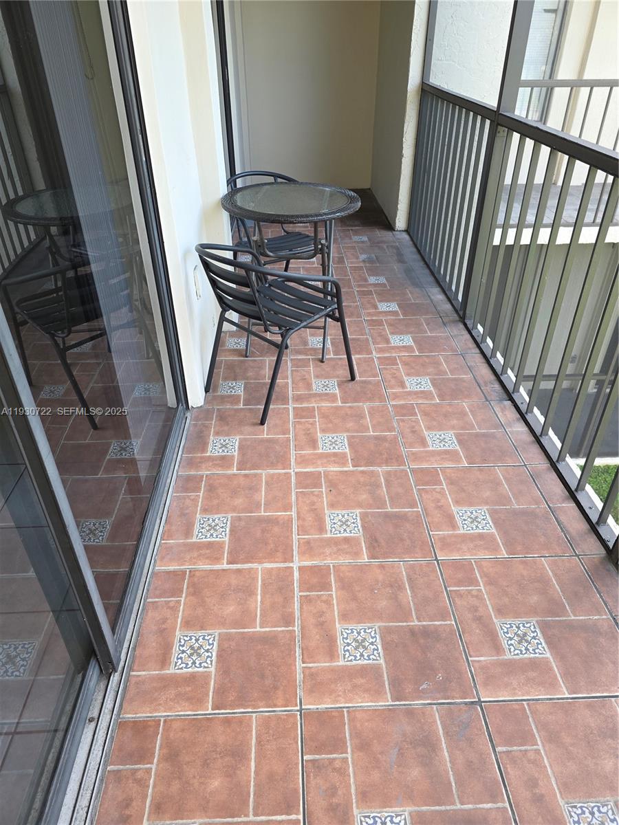 THE HORIZONS CONDO #7 - Residential