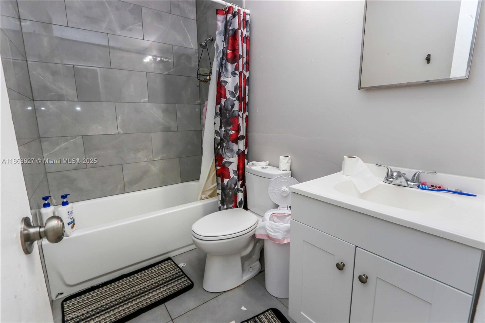 CARROLL VILLA - Residential Income