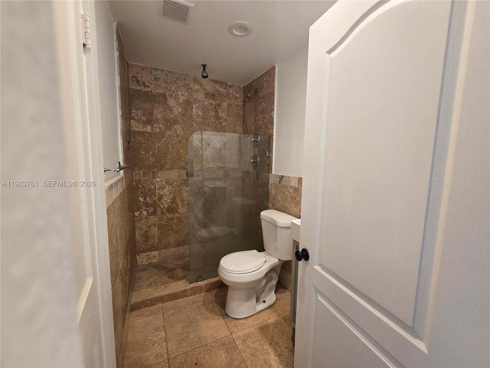 HOLLYWOOD - Residential Lease