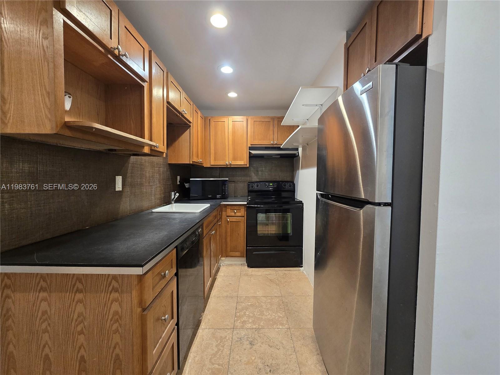 HOLLYWOOD - Residential Lease