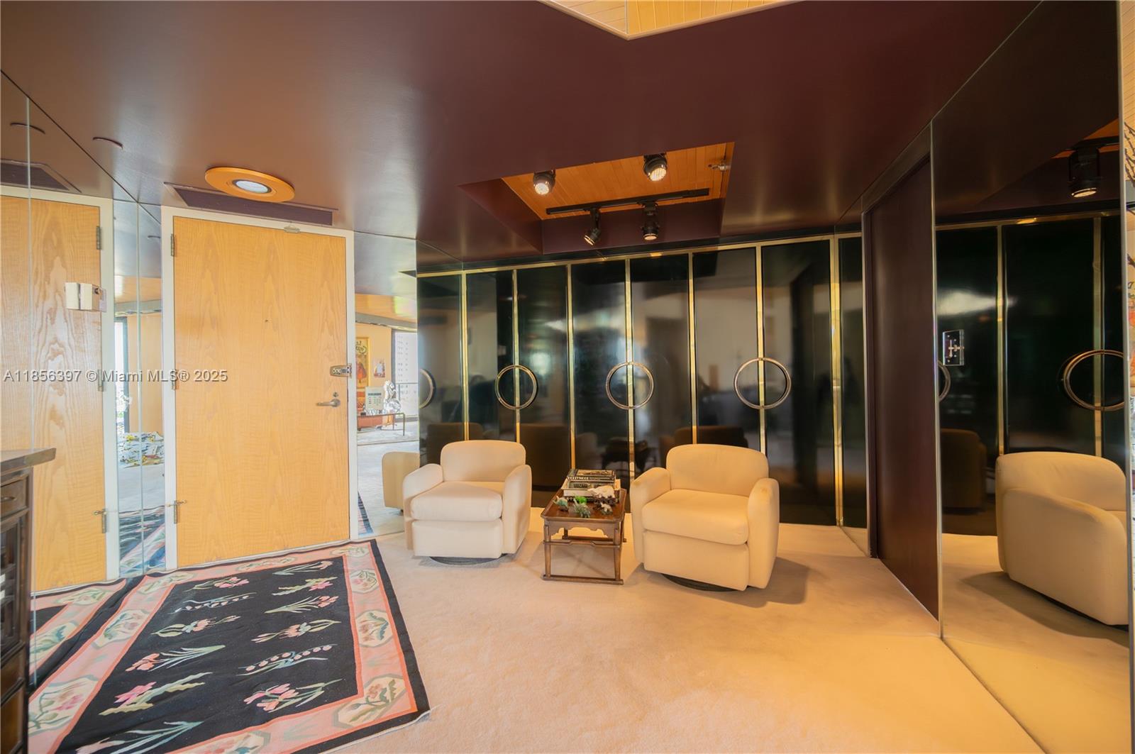 TURNBERRY ISLE SOUTH COND - Residential