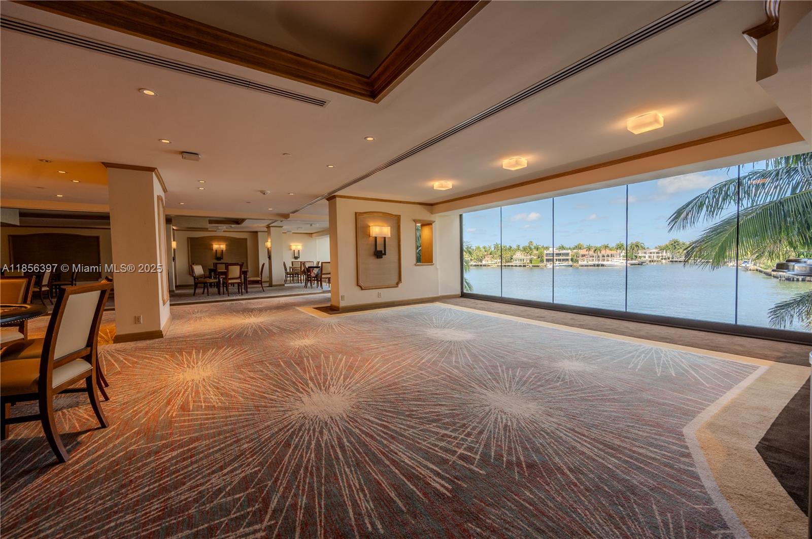 TURNBERRY ISLE SOUTH COND - Residential