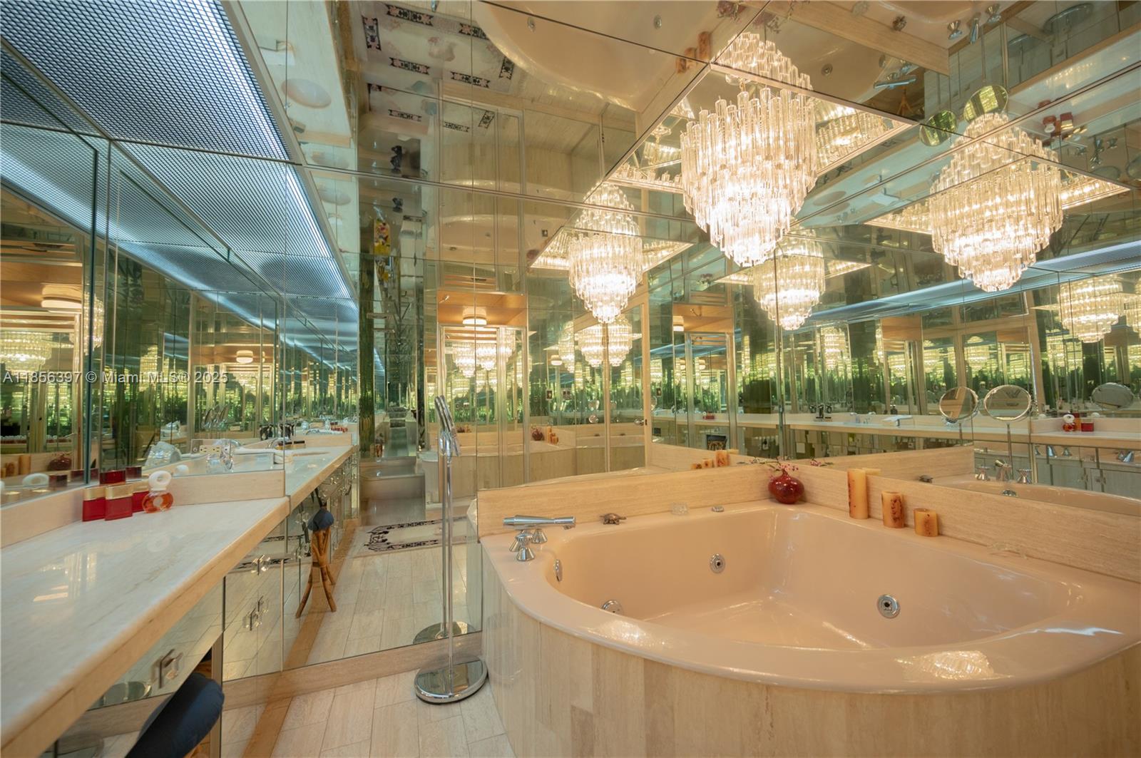 TURNBERRY ISLE SOUTH COND - Residential