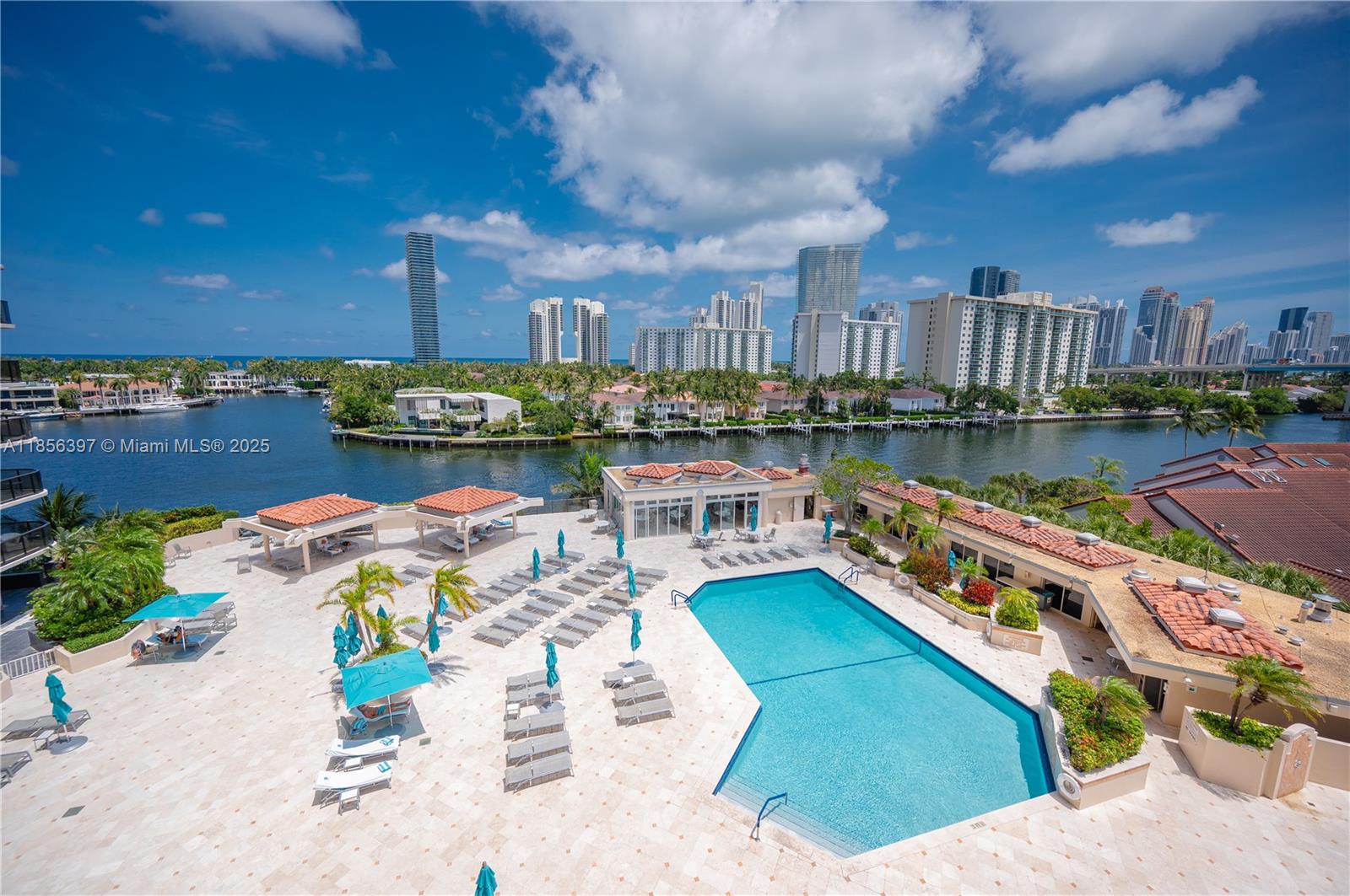 TURNBERRY ISLE SOUTH COND - Residential