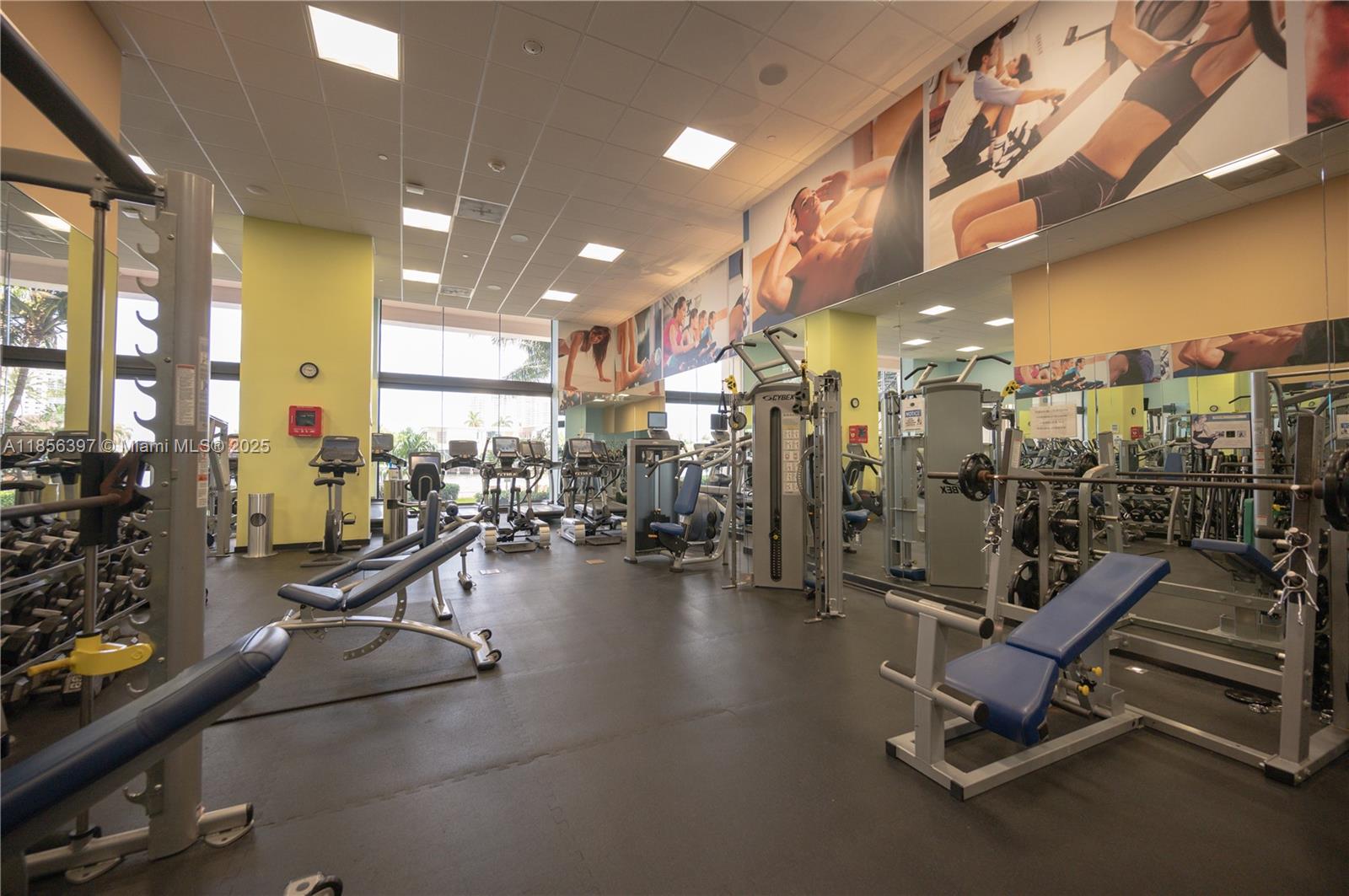 TURNBERRY ISLE SOUTH COND - Residential