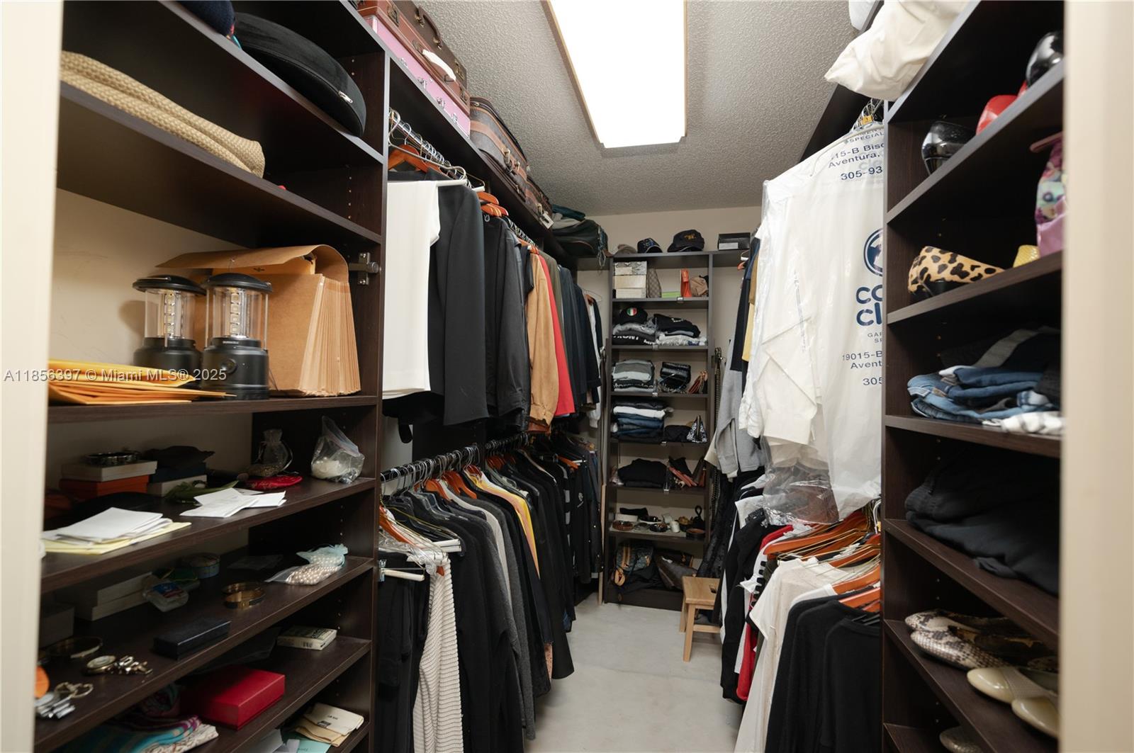 TURNBERRY ISLE SOUTH COND - Residential