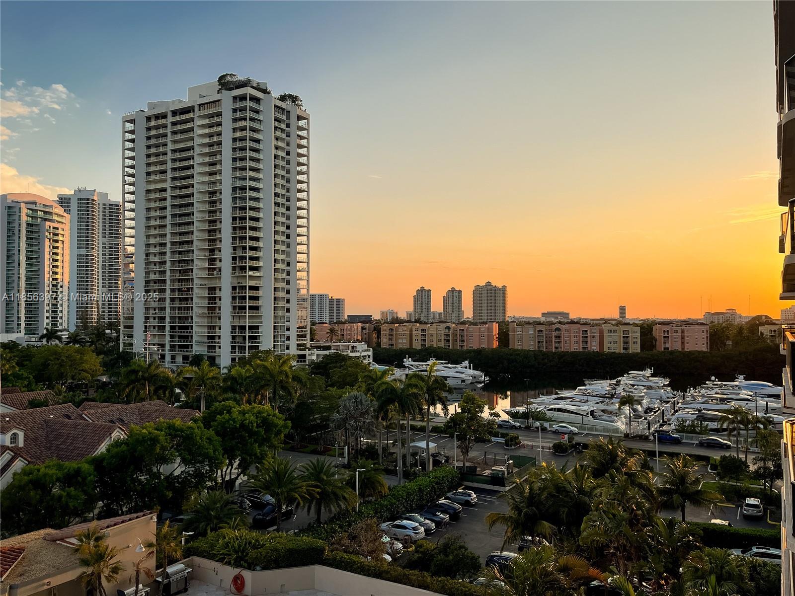 TURNBERRY ISLE SOUTH COND - Residential