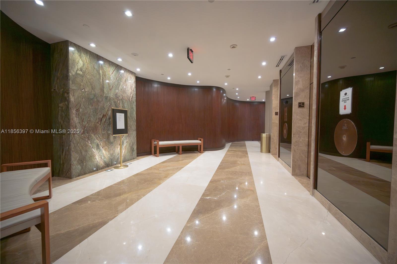 TURNBERRY ISLE SOUTH COND - Residential