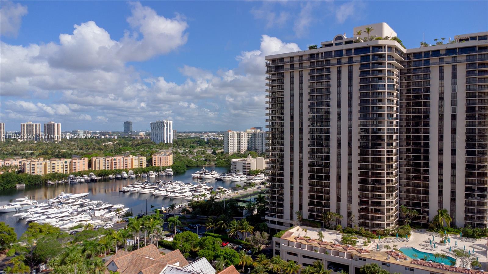 TURNBERRY ISLE SOUTH COND - Residential