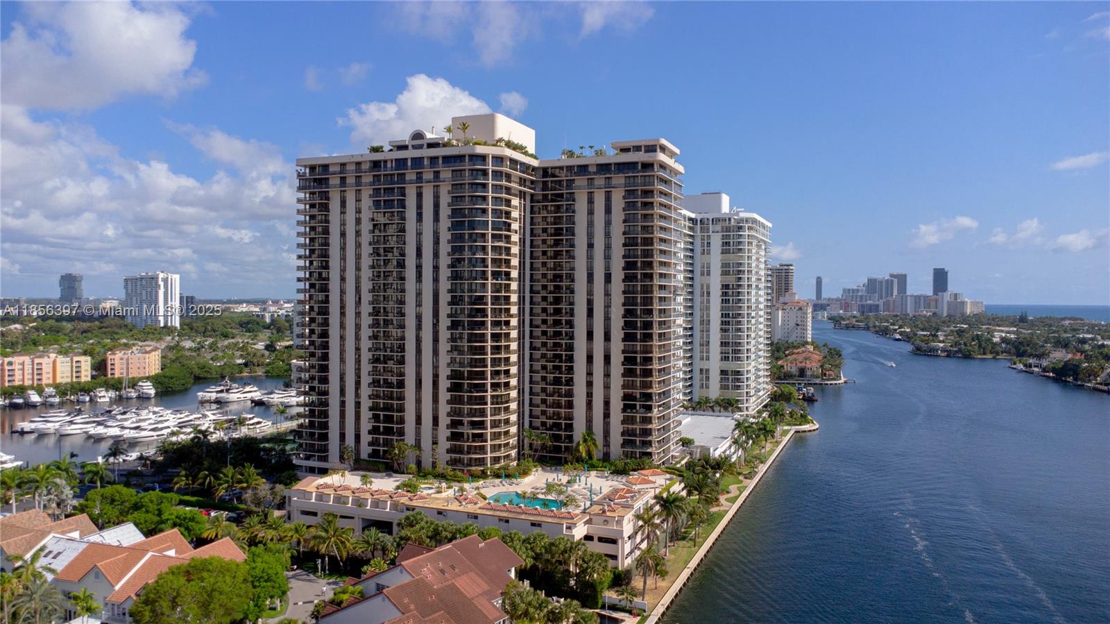 TURNBERRY ISLE SOUTH COND - Residential