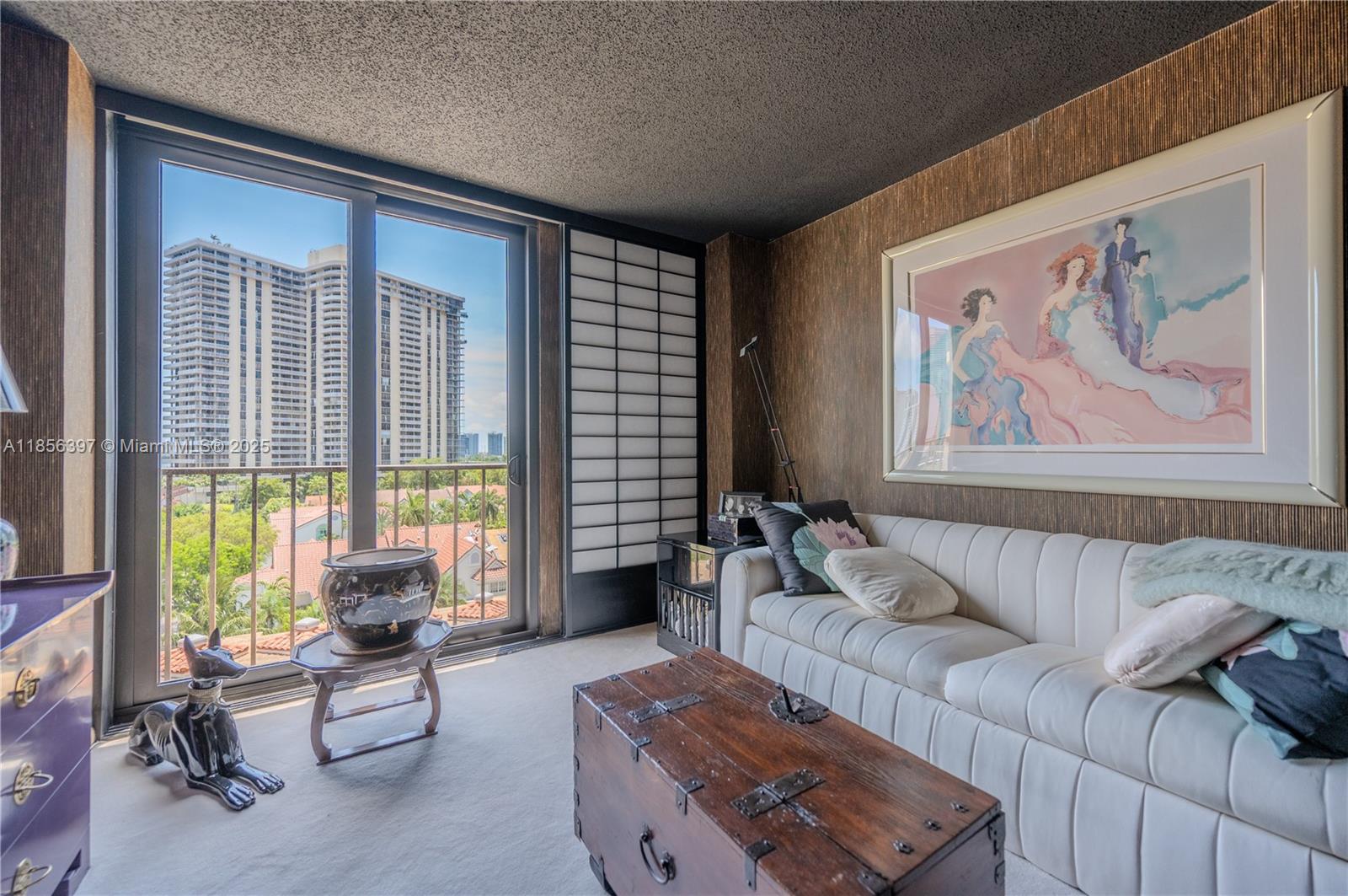 TURNBERRY ISLE SOUTH COND - Residential