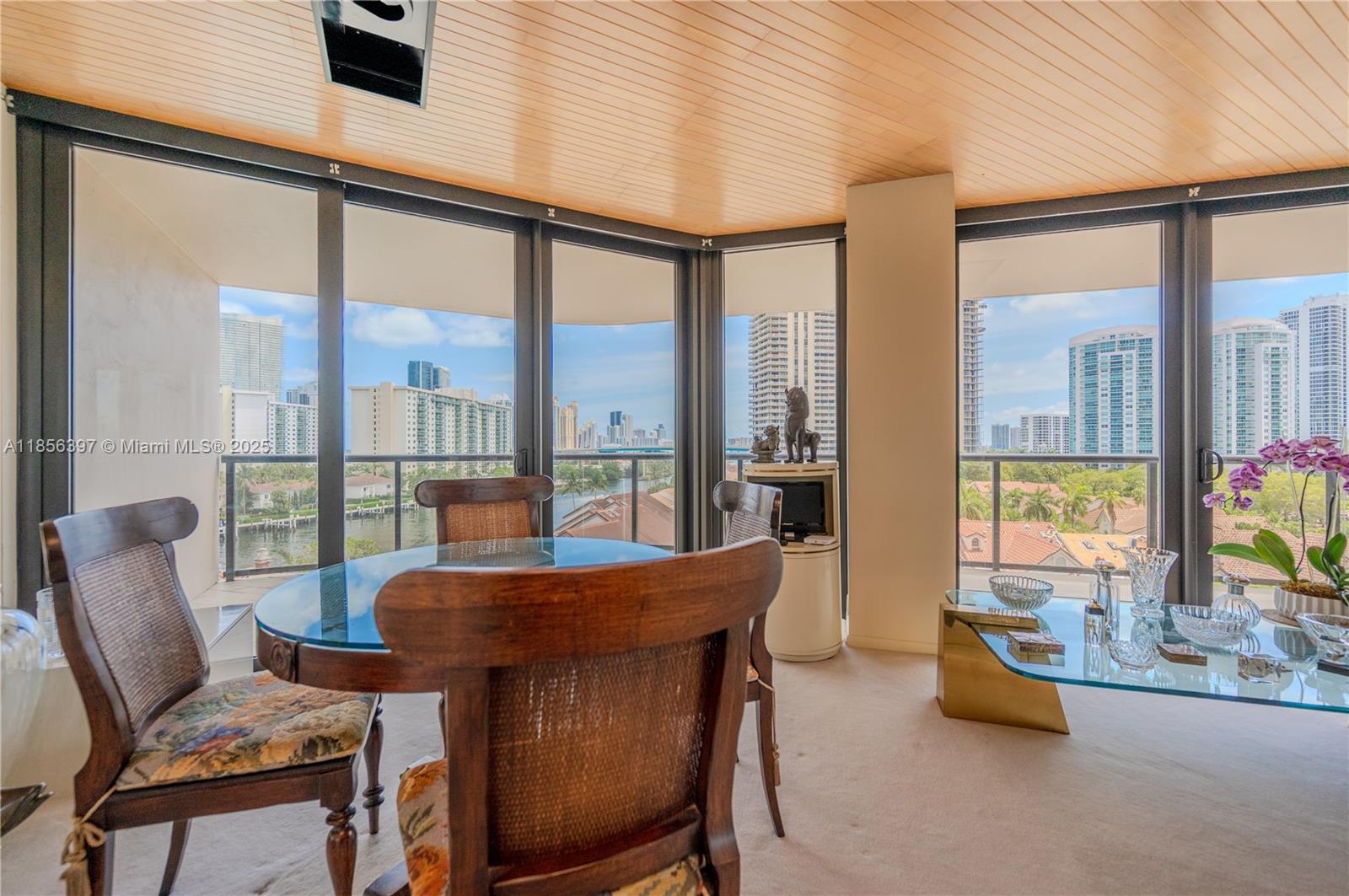 TURNBERRY ISLE SOUTH COND - Residential