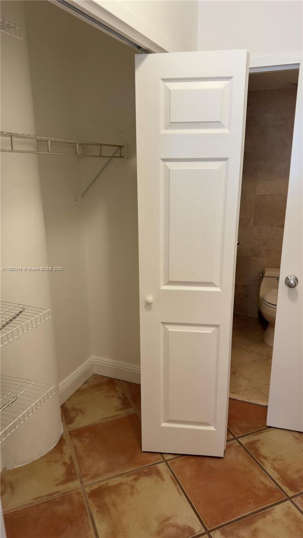 Photo of Hollywood, FL 33019 (MLS # A11850349)