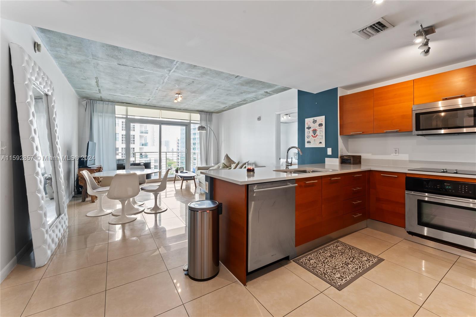 3250 NE 1st Ave 1002