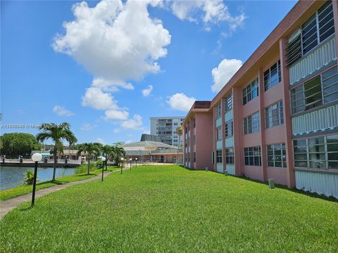 18555 NE 14th Ave 514 Miami FL 33179