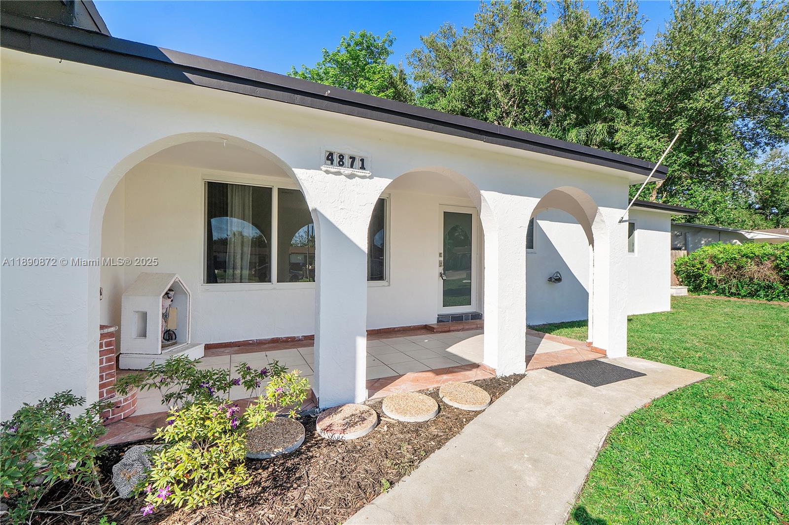 View photos, virtual tours, details... 4871 SW 36th Ct