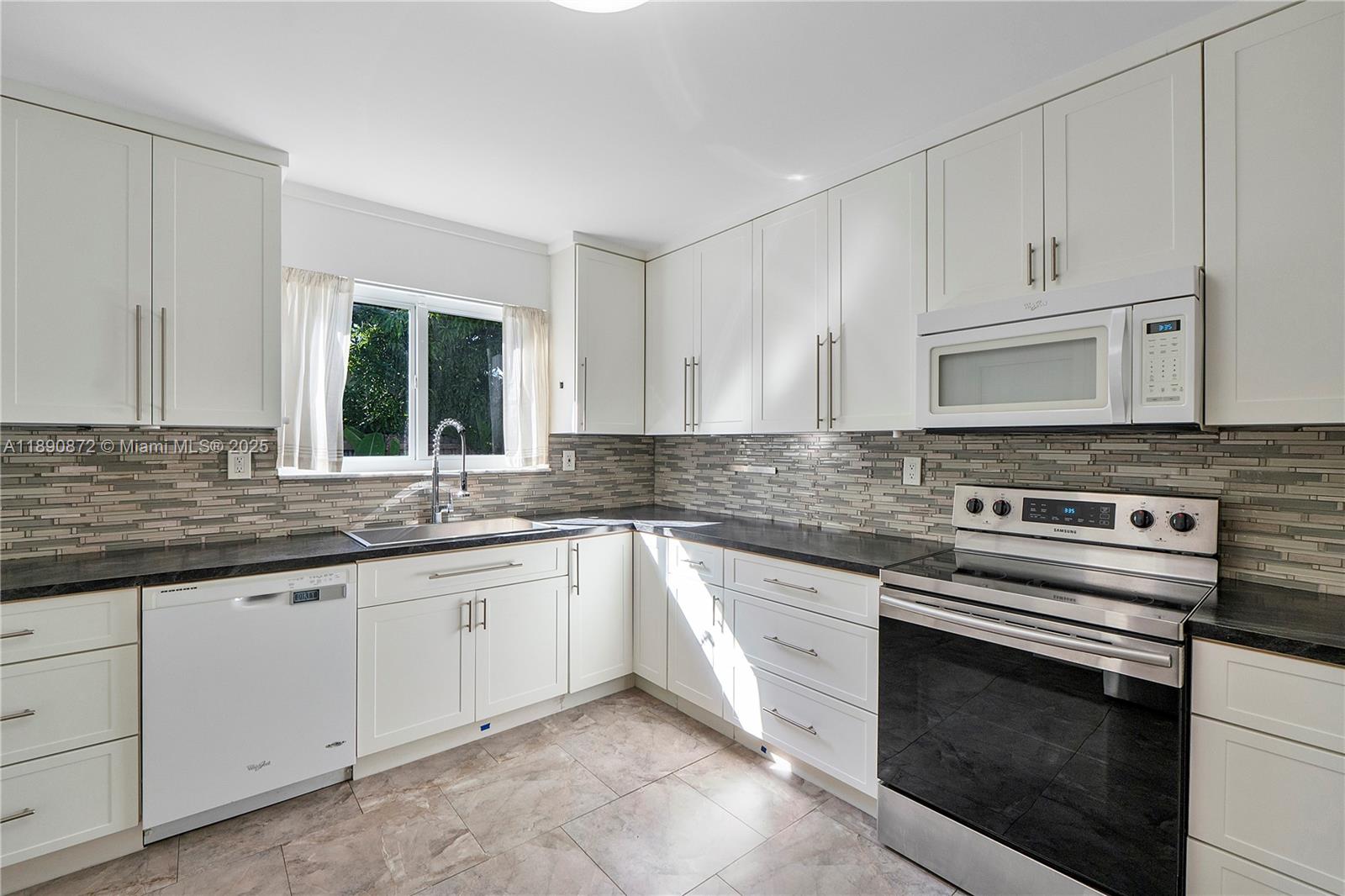 HOLLYWOOD RIDGE SUB NO 2 - Residential