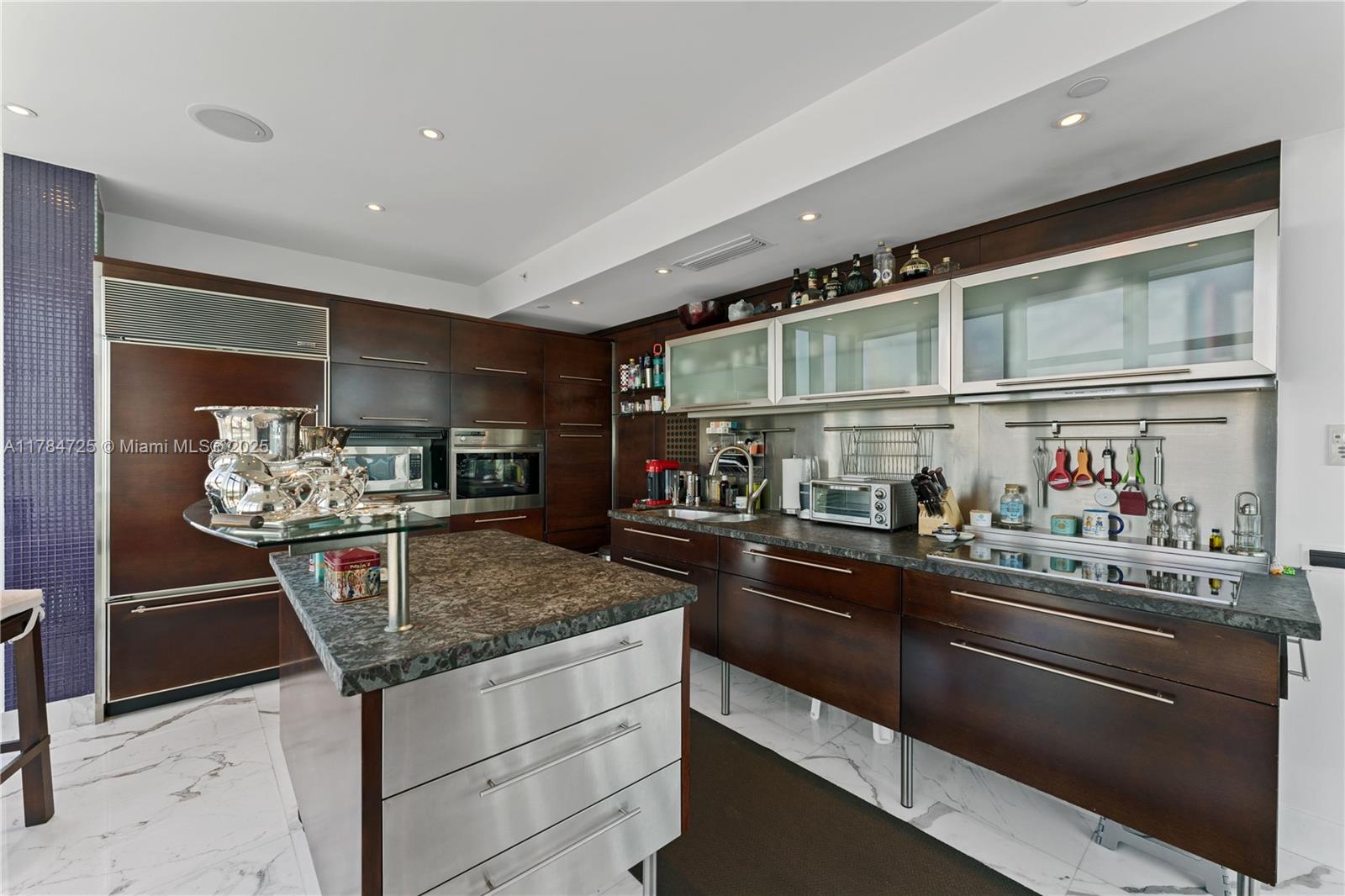6000 INDIAN CREEK CONDO - Residential
