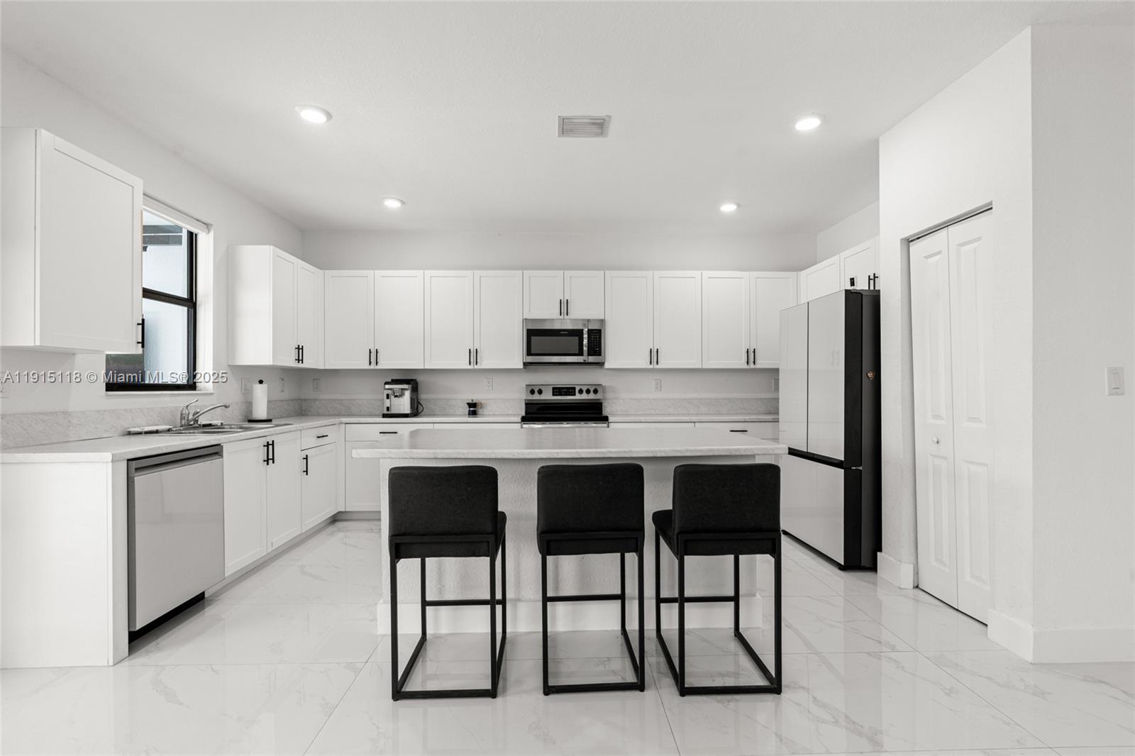 KENDALL ASSEMBLAGE NORTH - Residential