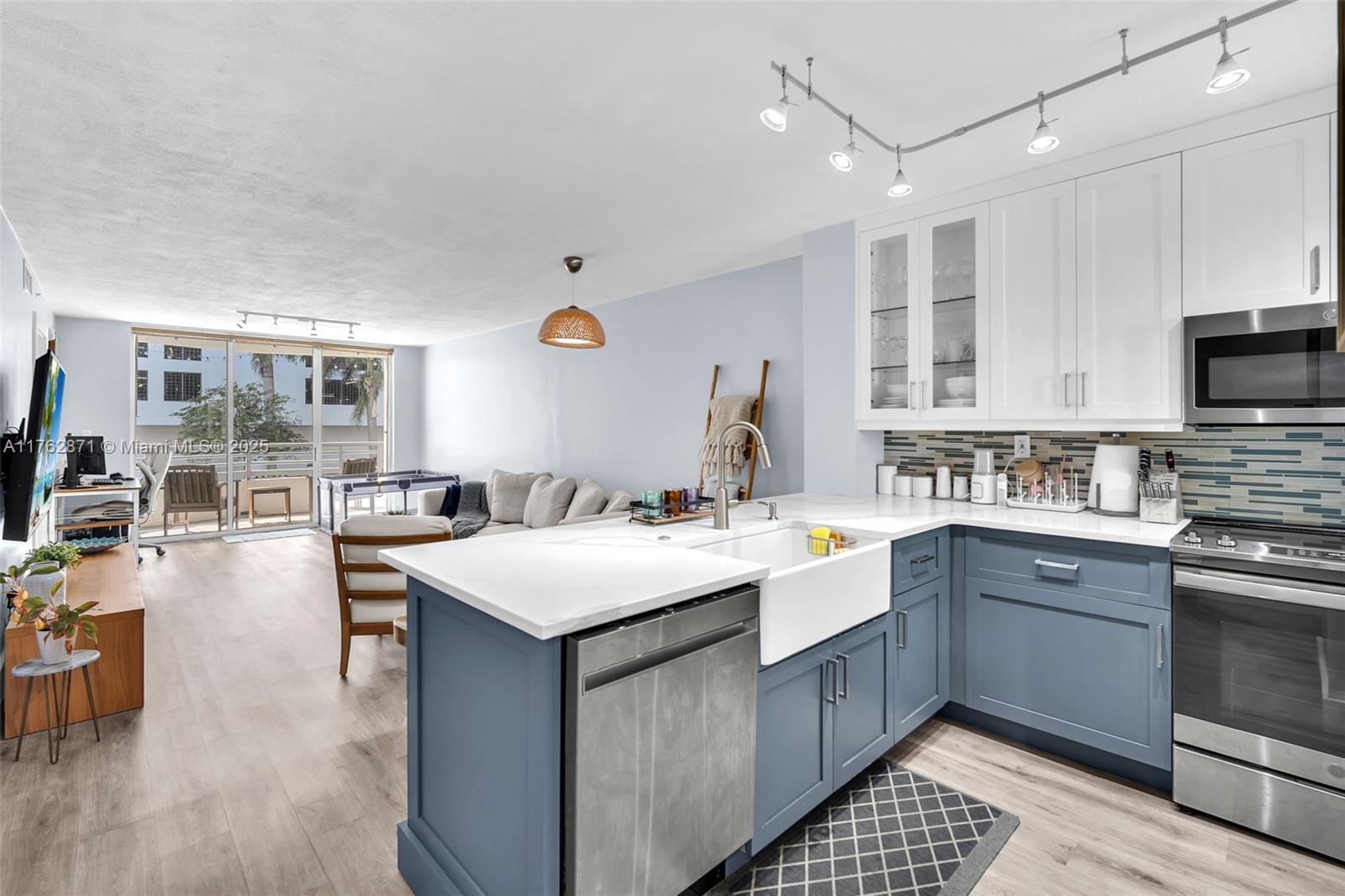 Rental Property at 1401 Bay Rd 204, Miami Beach, Miami-Dade County, Florida - Bedrooms: 2 
Bathrooms: 2  - $3,400 MO.